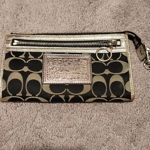 Coach wristlet wallet
